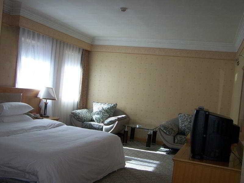 Modern Hotel Harbin Bagian luar foto